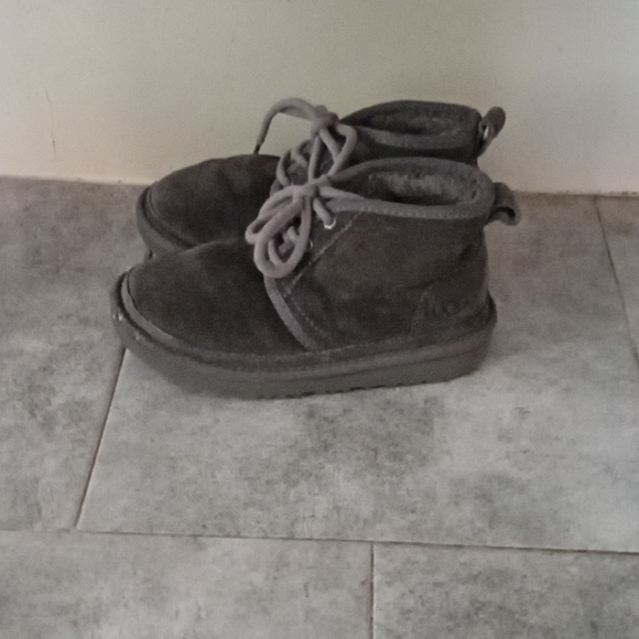 UGG boots size 13 de niño - Picture 4 of 5